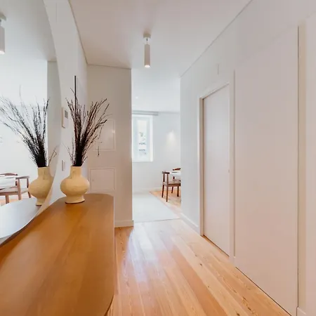 Apartment Mary Orange - No 236 Rc E - Elegant Two-bedroom Urban Retreat Lisbon