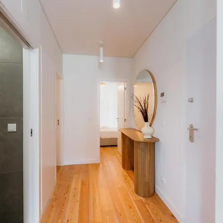 Apartment Mary Orange - No 236 Rc E - Elegant Two-bedroom Urban Retreat Lisbon