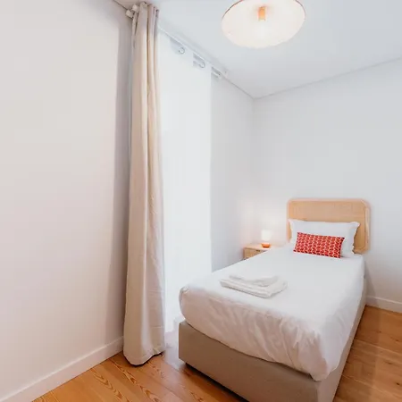 Mary Orange - No 236 Rc E - Elegant Two-bedroom Urban Retreat Apartment