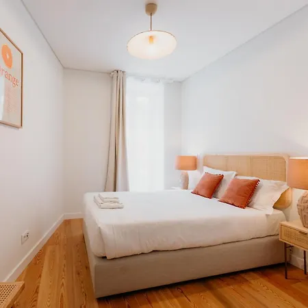 Mary Orange - No 236 Rc E - Elegant Two-bedroom Urban Retreat Apartment Lissabon