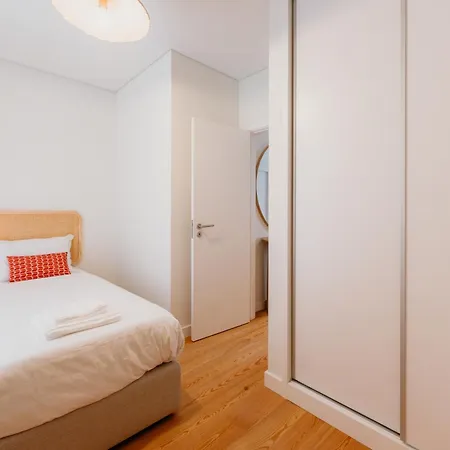 Apartment Mary Orange - No 236 Rc E - Elegant Two-bedroom Urban Retreat