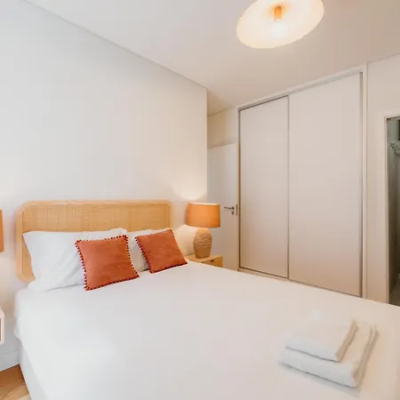 Mary Orange - No 236 Rc E - Elegant Two-bedroom Urban Retreat Apartment Lissabon